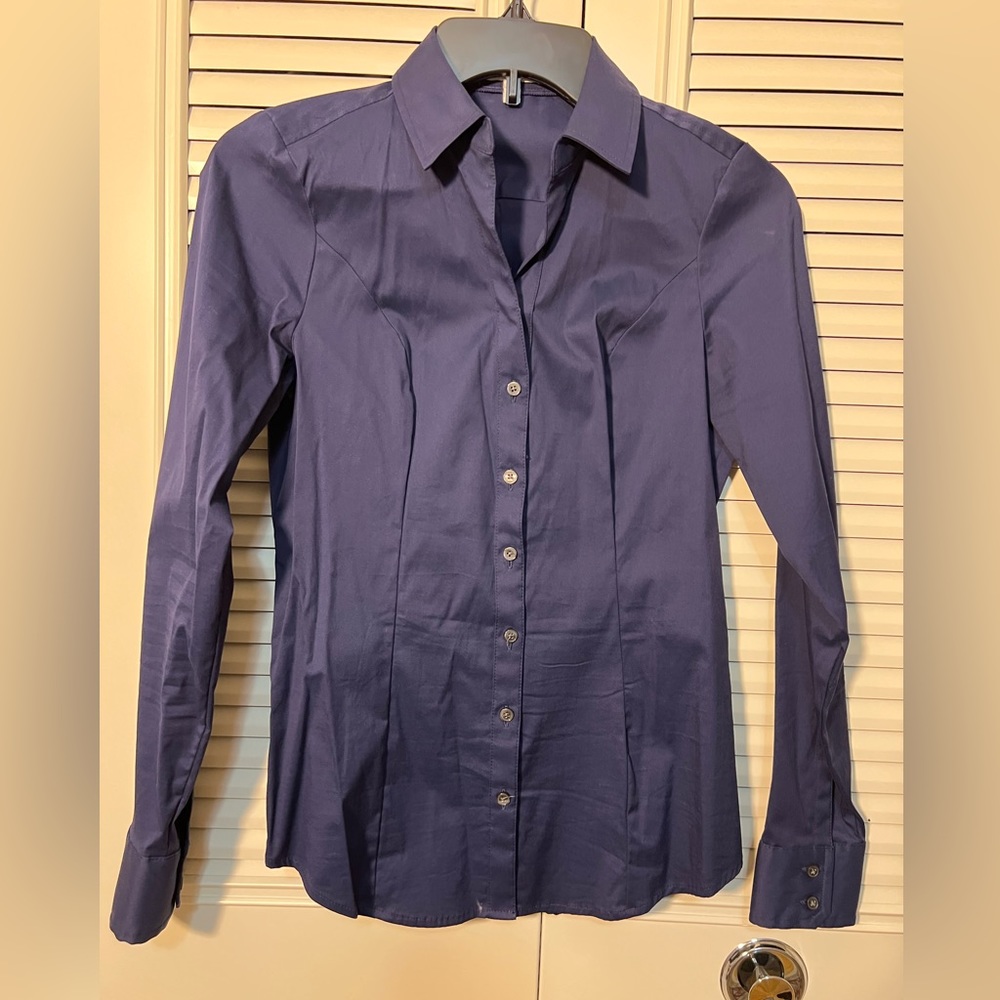 Express top long sleeve size XS white navy blue